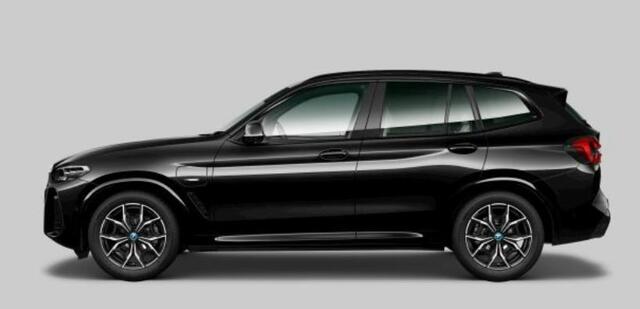 BMW X3 xDrive30e M Sport - Panoramdak - Parking Assistant Plus - Stoelverwarming voor/achter - Zonneschermen achter - Hifi - Stuurwielrand verwarmd - Sportstoelen - Elektrisch verstelbare lendensteunen -