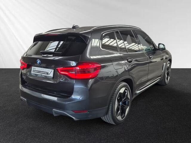 BMW X3 iX3 80 kWh (210kW/286pk) ** LED, LEDER, PANO, TREKH, H&K SOUND, 20-inch LMV ** 1e EIG - Slechts 36.600km. ** ** INFORMEER OOK NAAR ONZE AANTREKKELIJKE FINANCIAL-LEASE TARIEVEN **