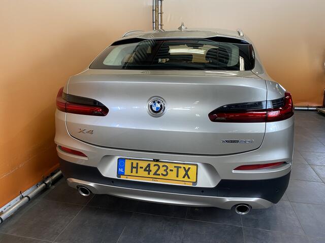 BMW X4 xDrive20i High Executive Edition | Head Up | Stoel - en stuurverw | Schuifkanteldak | 1e eigenaar