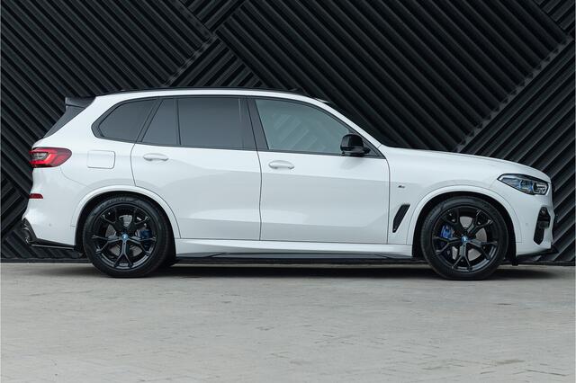 BMW X5 xDrive45e M-Sport Panodak Luchtvering M-Stoelen Skylounge 360 Memory ACC