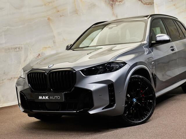 BMW X5 xDrive50e M Sport Pro, M Stoelen, Sky Lounge Pano, 4-wielbest., luchtv., CraftedClarity, carbon, H/K, massage, 22", tr.haak, privacy