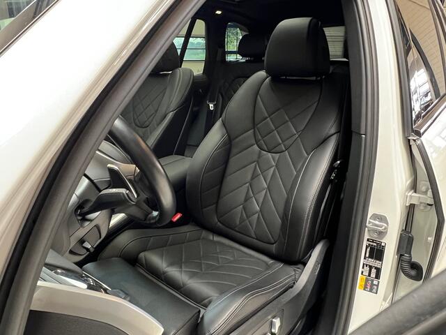 BMW X5 xDrive45e High Executive M-Sport 394 PK Automaat / Luchtvering / Panoramadak / Apple CarPlay / Navigatie / Camera / 20" M-Sport Velgen / Leder Int / Park Assist / 1e Eigenaar!