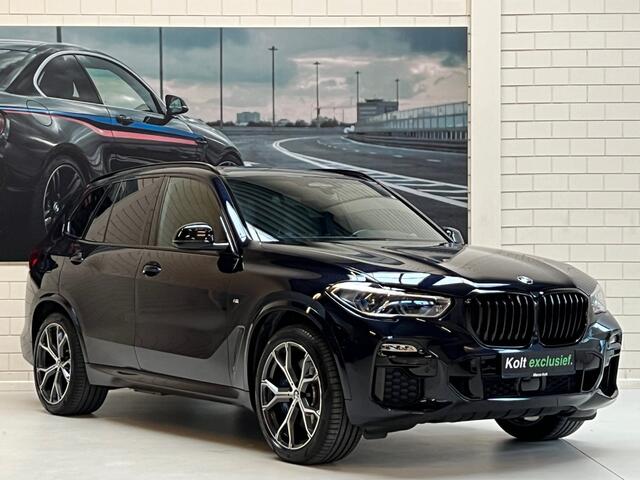 BMW X5 xDrive45e M-Sport 394 PK Automaat / Luchtvering / Head-Up / Harman-Kardon / Panoramadak / Navigatie / Laser Led Light / Camera / Trekhaak / M Carbon Black / Park Assist / 1e Eigenaar!