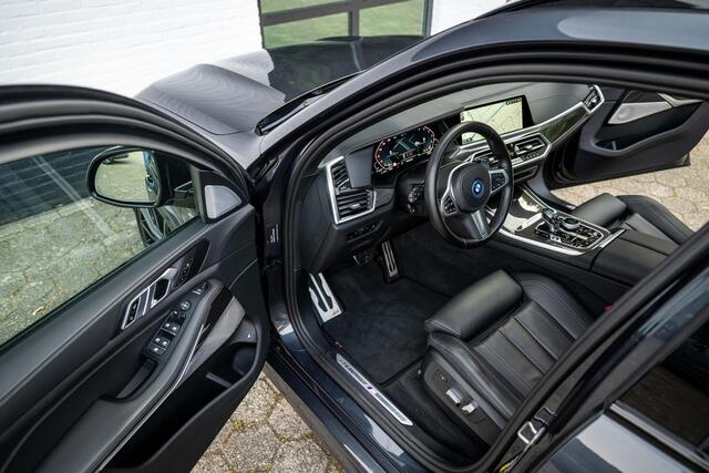 BMW X5 xDrive45e M-Sport 4-Wielsturing B&W Carbon Laser
