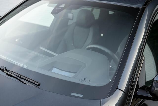 BMW X5 xDrive45e M-Sport 4-Wielsturing B&W Carbon Laser