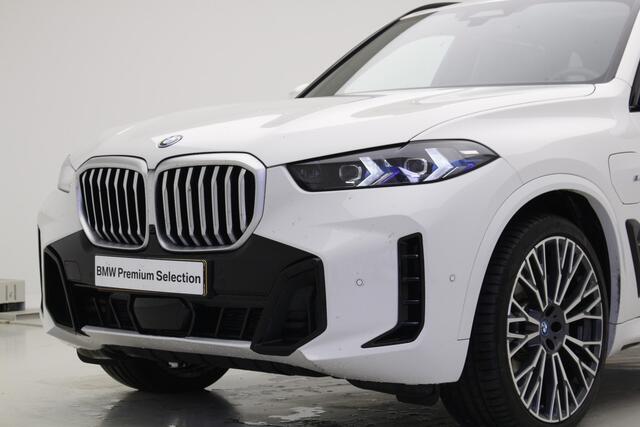 BMW X5 xDrive50e | M-Sport | 22'' inch | Panorama | Harman Kardon | Comfort Stoelen | Driver Ass. Professional | Soft Close | Trekhaak
