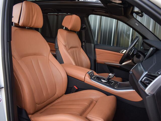 BMW X5 xDrive45e HIGH EXECUTIVE | M-SPORT | LUCHTVERING | AMBIANCE INTERIEUR | PANORAMADAK | TREKHAAK | COMFORT ACCESS | SPORT BRAKE | BMW LASER | 360 CAMERA | HEAD-UP | HARMAN/KARDON | NIGHT VISION | COMFORT SEATS | TREKHAAK