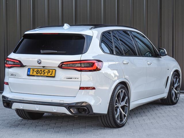 BMW X5 xDrive45e HIGH EXECUTIVE | M-SPORT | LUCHTVERING | AMBIANCE INTERIEUR | PANORAMADAK | TREKHAAK | COMFORT ACCESS | SPORT BRAKE | BMW LASER | 360 CAMERA | HEAD-UP | HARMAN/KARDON | NIGHT VISION | COMFORT SEATS | TREKHAAK