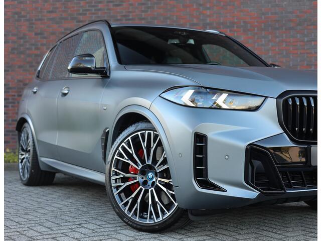 BMW X5 50e xDrive | Frozen - SkyLounge - B&W