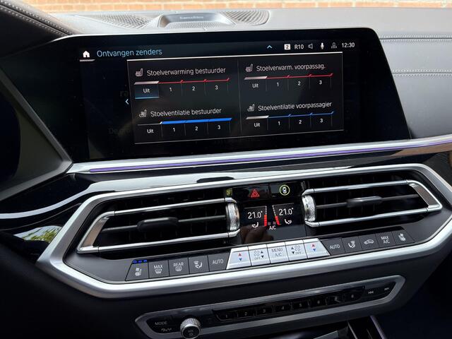 BMW X5 xDrive45e High Executive M Sport B&W Skylounge Laser 22"