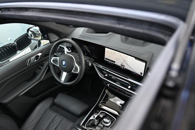 BMW X5 xDrive50e High Executive M Sport / Panoramadak / Trekhaak / Adaptief onderstel / Massagefunctie / Adaptieve LED / Parking Assistant Professional / Gesture Control / Comfort Access / Harman Kardon