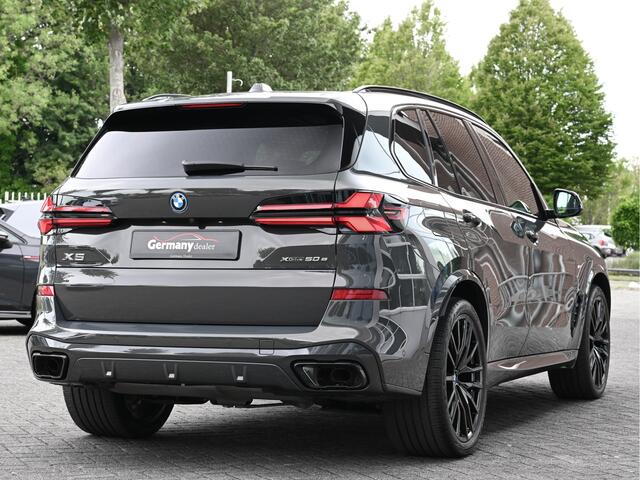 BMW X5 xDrive50e 489pk M-Sportpakket Black optic Ind-Dravit! Lucht Pano Zetels Tr-Haak HUD 22-Inch VOL!