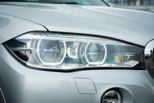 BMW X5 xDrive40e iPerformance / Pano / Harman Kardon / Meeneemprijs