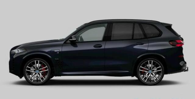 BMW X5 xDrive50e M-sport - Panoramadak - 22 inch - Comfortstoelen - Active Steering - Trekhaak - Harman Kardon - Merino Leder - Comfort Access - Parking Assistant Professional - Driving Assistant Professional