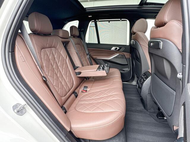 BMW X5 xDrive50e Launch Edition