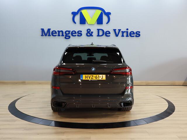 BMW X5 xDrive45e High Executive M-Sport pakket Dravitgrau Metallic Airco ECC | Achterwiel Besturing | Panorama | Trekhaak | Soft Close | Luchtvering | Stoel Ventilatie | Beker Verwarming\Verkoeling | Isofix