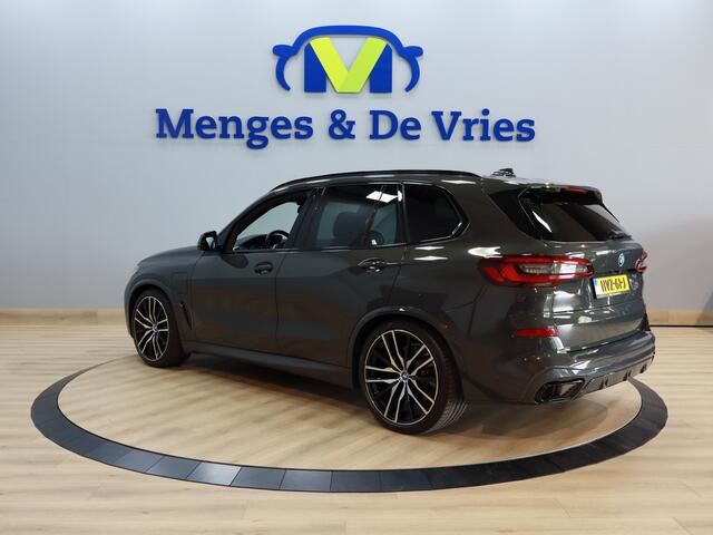 BMW X5 xDrive45e High Executive M-Sport pakket Dravitgrau Metallic Airco ECC | Achterwiel Besturing | Panorama | Trekhaak | Soft Close | Luchtvering | Stoel Ventilatie | Beker Verwarming\Verkoeling | Isofix