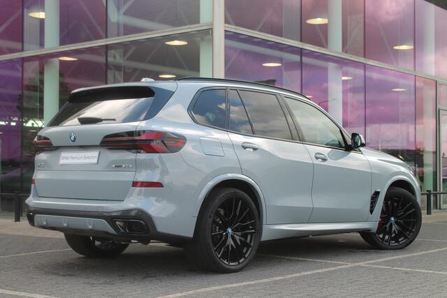 BMW X5 xDrive50e High Executive M Sport Automaat / Panoramadak / Trekhaak / Soft-Close / Adaptief onderstel / Comfort Access / Stoelverwarming / Adaptieve LED / Parking Assistant Professional / Harman Kardon