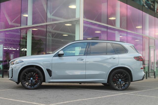 BMW X5 xDrive50e High Executive M Sport Automaat / Panoramadak / Trekhaak / Soft-Close / Adaptief onderstel / Comfort Access / Stoelverwarming / Adaptieve LED / Parking Assistant Professional / Harman Kardon