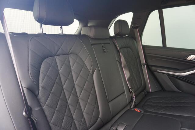 BMW X5 xDrive50e M Sport Pro | Luchtvering / Trekhaak / Memory Stoelen / Warmtecomfort Pack / Comfort Access / 22 Inch /