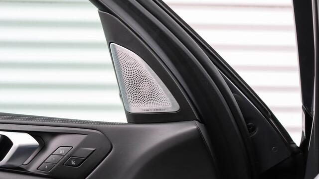 BMW X5 xDrive45e High Executive M-Sport | Bowers & Wilkins | Head-up | Laserlight | Panoramadak | Soft-Close | Carbon | Trekhaak