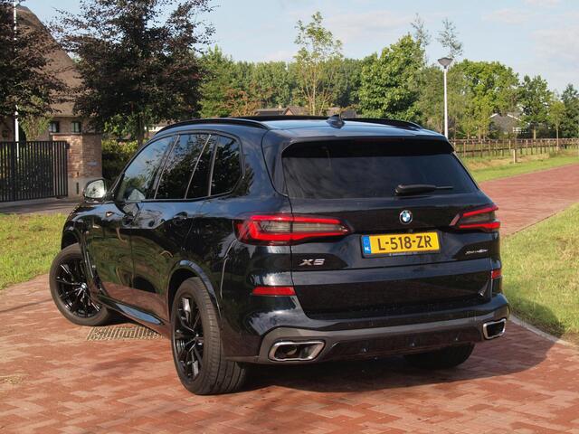 BMW X5 xDrive45e High Executive | M-Pakket | Glazen Panorama-dak | Camera | NL-Auto |