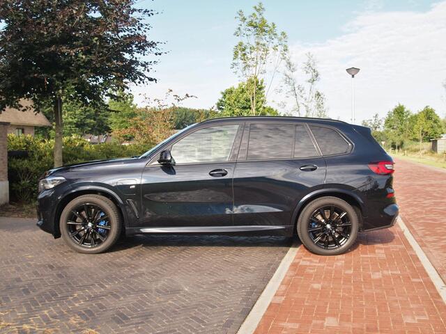 BMW X5 xDrive45e High Executive | M-Pakket | Glazen Panorama-dak | Camera | NL-Auto |