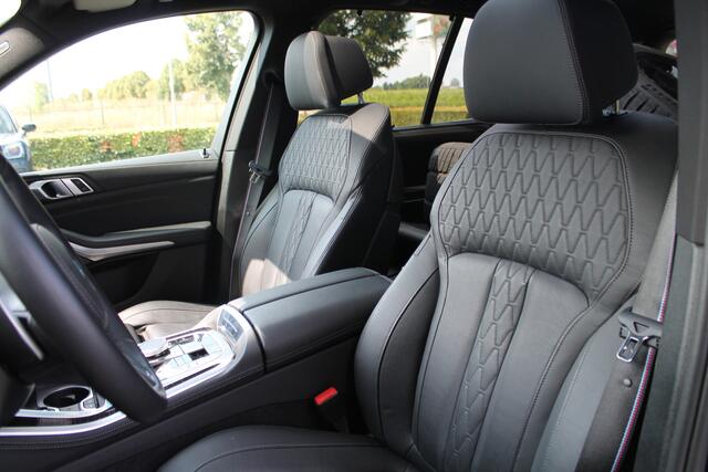 BMW X5 xDrive50e High Executive M Sport / Panoramadak / Trekhaak / Massagefunctie / Stoelventilatie / Parking Assistant Professional / Parking Assistant Professional / Adaptieve LED