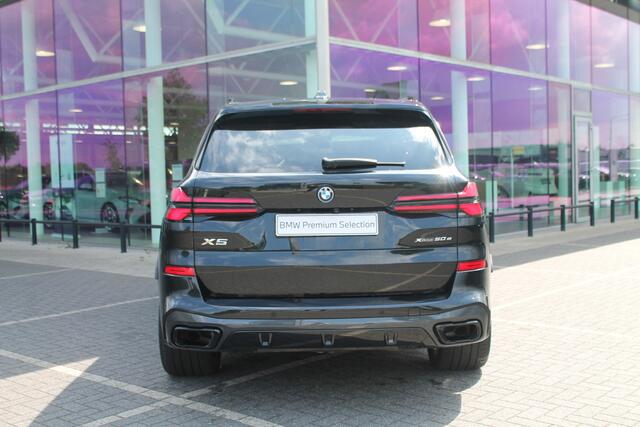BMW X5 xDrive50e High Executive M Sport / Panoramadak / Trekhaak / Massagefunctie / Stoelventilatie / Parking Assistant Professional / Parking Assistant Professional / Adaptieve LED