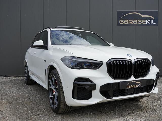 BMW X5 xDrive45e High Executive M-Sport pakket / 1ste eigenaar / Dealer onderh. / CraftedClarity / Pano / M-Sportremmen / Trekhaak zwenkbaar / Comfort-stoelen