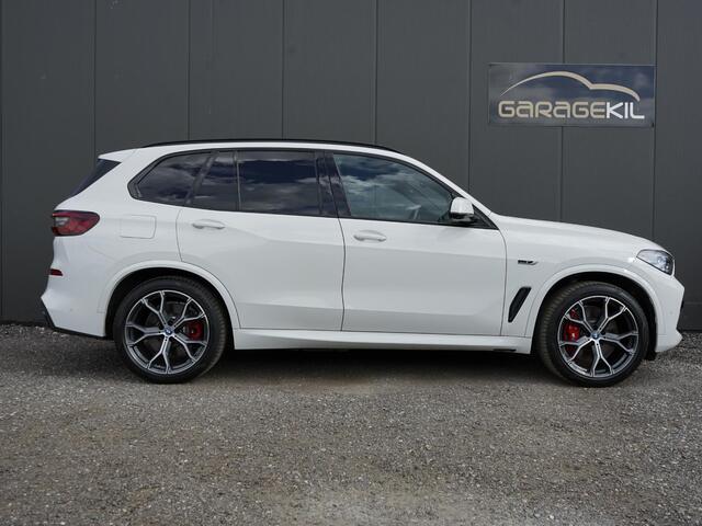 BMW X5 xDrive45e High Executive M-Sport pakket / 1ste eigenaar / Dealer onderh. / CraftedClarity / Pano / M-Sportremmen / Trekhaak zwenkbaar / Comfort-stoelen