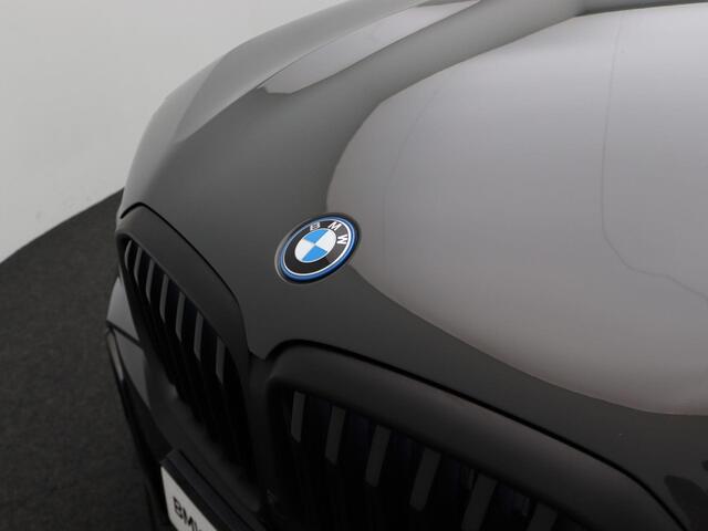 BMW X5 xDrive50e M Sportpakket Pro | Travel Pack | Innovation Pack | Comfort Plus Pack | Exclusive Pack | Comfort Access | Soft Close | Panoramadak | Driving Assistant | Harman Kardon | 22''