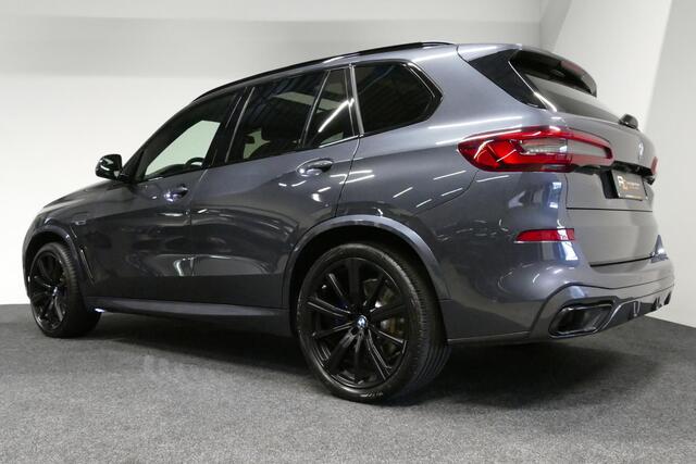 BMW X5 xDrive45e High Executive / M Sport / Panoramadak / Soft-close / Koplamp Laser / Elektr. verstelbare voorstoelen + memory / Luchtvering / Stoelverwarming voor + achter / Stoelventilatie / Head-Up Display / Apple Carplay - Andriod Auto / Ambiente verlichtin