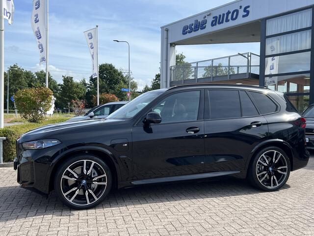 BMW X5 xDrive50e M-Sport Trekhaak Panoramadak Head-Up Display 360 Camera 22 Inch Velgen Luchtvering Live Cockpit Prof Park Assist Porf Stoel + Stuur Verwarming Plug In Hybride 1e Eigenaar Incl. BTW 6-Cilinder 489 pk