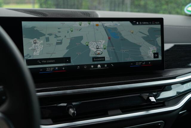 BMW X5 xDrive 50e / Luchtvering/ Standkachel/ Adaptive Cruise Control/ Trekhaak/ Panoramadak/ 265kW (360PK)