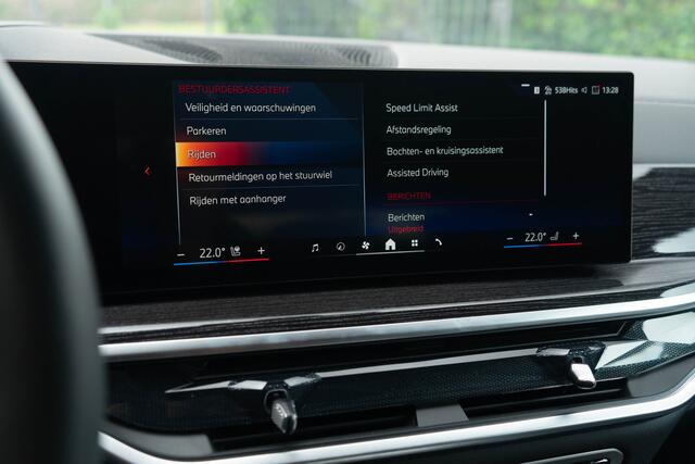 BMW X5 xDrive 50e / Luchtvering/ Standkachel/ Adaptive Cruise Control/ Trekhaak/ Panoramadak/ 265kW (360PK)