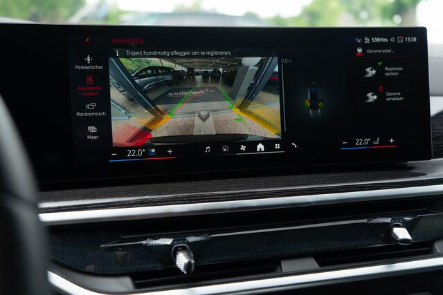 BMW X5 xDrive 50e / Luchtvering/ Standkachel/ Adaptive Cruise Control/ Trekhaak/ Panoramadak/ 265kW (360PK)