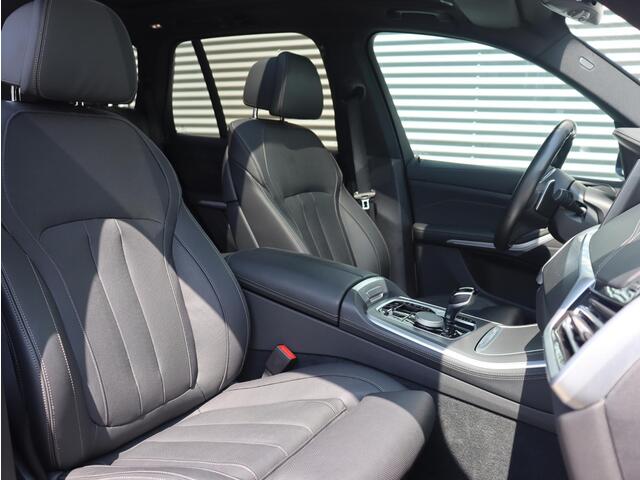 BMW X5 xDrive45e | High Executive | M Sportpakket Pro | Panodak | Driving Assistant Prof. | Active Steering | Massage | Ventilatie Voorstoelen | Head-Up | Laserlight | 22'' LMV