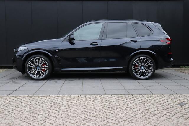 BMW X5 xDrive50e | M SPORT | LEDER | MEMORY | H&K | PANO | STOEL/STUURVERW. | HEAD-UP | SOFT-CLOSE | TREKHAAK | 360° CAMERA | CRUISE | NAVI | FULL OPTIONS |
