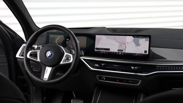 BMW X5 xDrive50e M-Sport Pro | Massage | Sky Lounge | Harman/Kardon | Soft-Close | Head-up | Carbon | Achterasbesturing