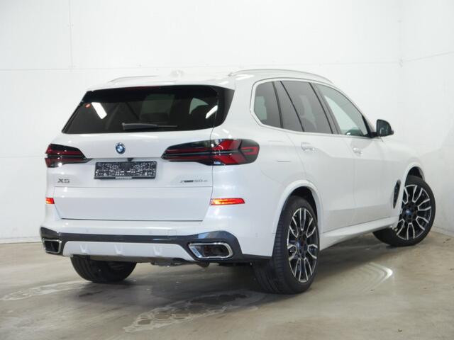 BMW X5 xDrive50e M-Sport | Panorama | 21" | Soft Close | Trekhaak | Comfortzetels met Ventilatie | Harman Kardon | Luchtvering v+a