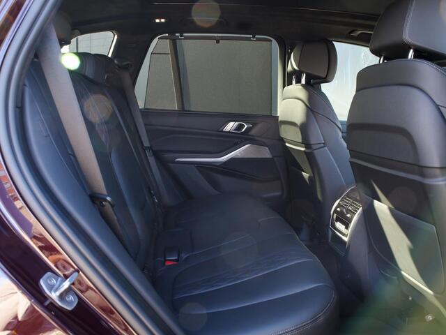 BMW X5 xDrive45e High Executive M-Sport | Driving Professional | Schuif-/Kantel Pano | Multifunctionele stoelen | Luchtvering | Alcantara hemelbkl. | 360 camera | 21"