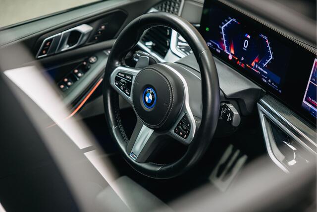 BMW X5 xDrive50e | Akrapovic | Head-up | Verwarmde en verkoelde bekerhouders | Pano |