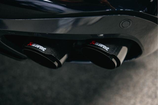 BMW X5 xDrive50e | Akrapovic | Head-up | Verwarmde en verkoelde bekerhouders | Pano |