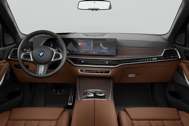 BMW X5 xDrive50e M-Sport / Driving Assistant Professional / Stoelmassage / Stoelventilatie / Soft Close / Driving Assistant Professional / Harman Kardon / Head-Up / Glazen panoramadak / Trekhaak Zwenkbaar / Iconic Glow / 22 Inch