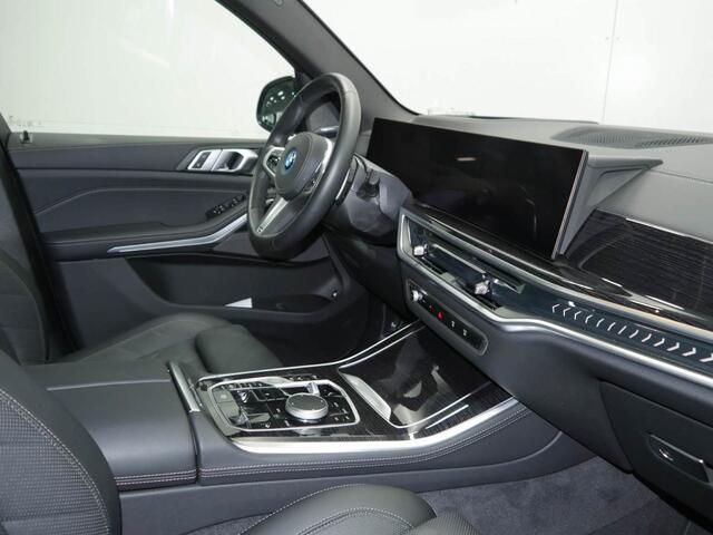 BMW X5 xDrive50e M-Sport | Panorama | Comfortzetels + Ventilatie | Driving Assistant Professional | Harman Kardon | Trekhaak | SoftClose