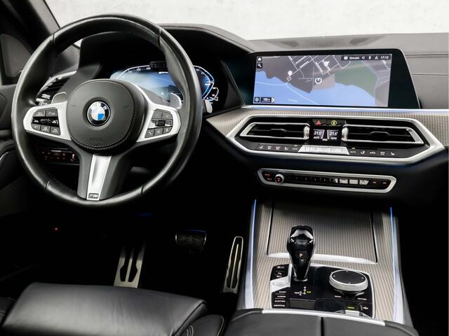 BMW X5 xDrive45e M Sport High Executive 395Pk Automaat (PANORAMADAK, APPLE CARPLAY, LUCHTVERING, HEAD-UP DISPLAY, HARMAN/KARDON, LASER KOPLAMPEN, COMFORTSTOELEN, LIVE COCKPIT PRO, ADAPTIVE CRUISE, NIEUWSTAAT)