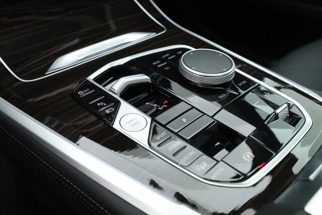 BMW X5 xDrive50e M Sport | Pano | 360 Cam | HUD | Luchtvering | Elek. trekhaak | H&K | Adapt. Cruise