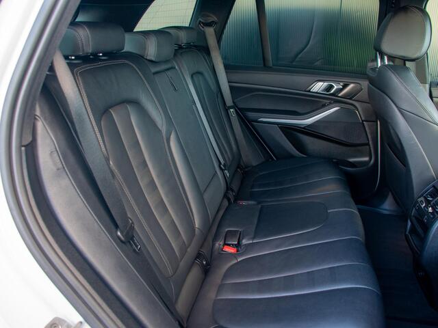 BMW X5 xDrive45e High Executive | M-sport | Hifi Sound | Schuif-/kantel Pano | Laser LED | Soft doorclose | Head-Up | Adapt. Cruise | Matt frozen gray wrap