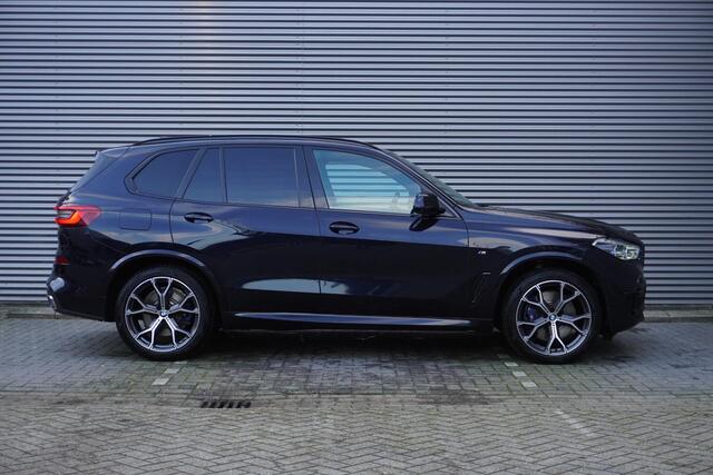 BMW X5 xDrive40i M Sportpakket | Integral Active Steering | Glazen panoramadak | BMW Laserlight | Parking Assistant Plus | HIFI System Harman Kardon